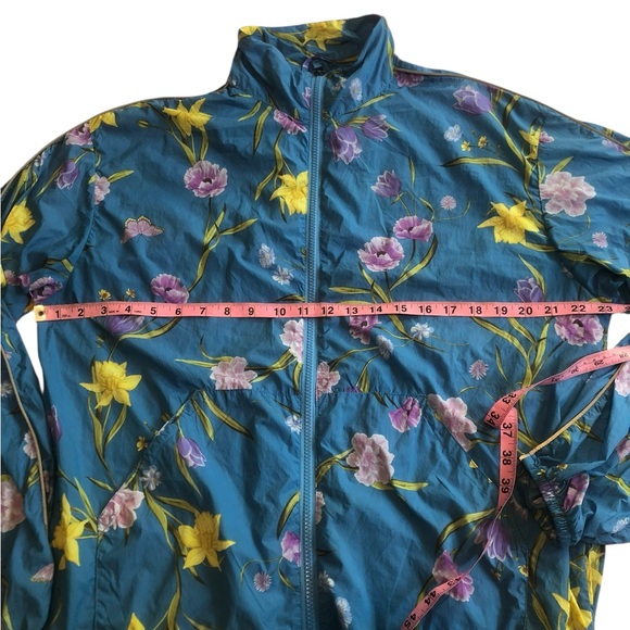 Fabletics Oversized Flyweight Windbreaker Blue Floral Print - Picture 4 of 11